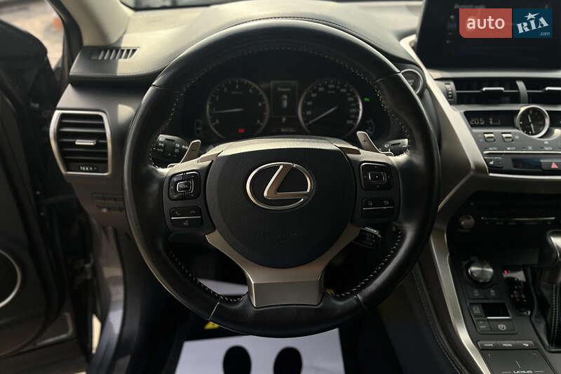 Внедорожник / Кроссовер Lexus NX 2018 в Мукачево