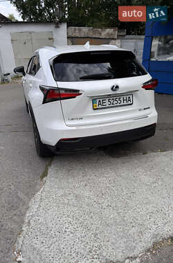 Внедорожник / Кроссовер Lexus NX 2014 в 