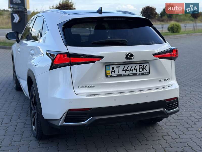Позашляховик / Кросовер Lexus NX 2020 в Івано-Франківську