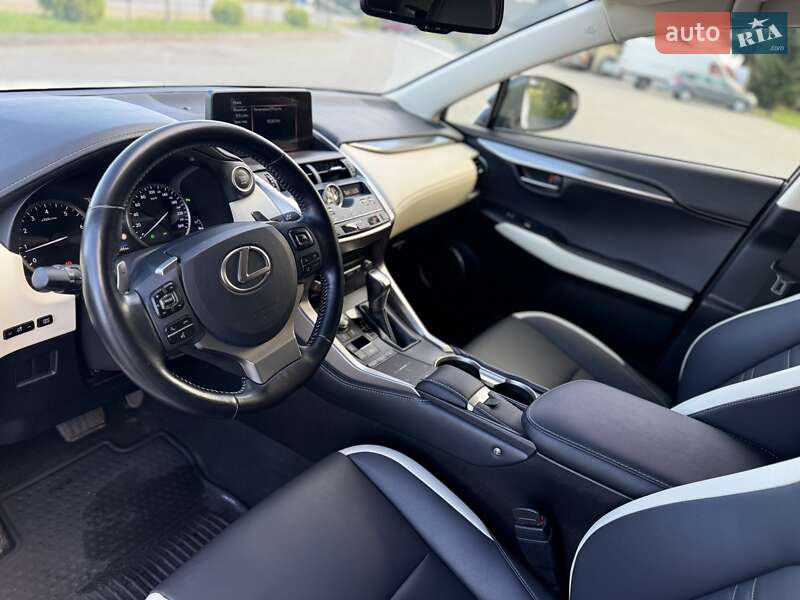 Позашляховик / Кросовер Lexus NX 2020 в Івано-Франківську