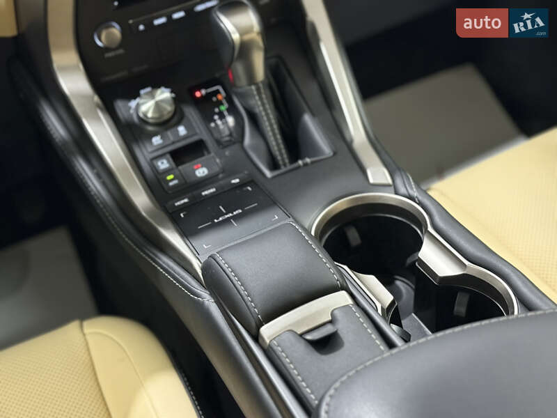 Внедорожник / Кроссовер Lexus NX 2020 в Одессе