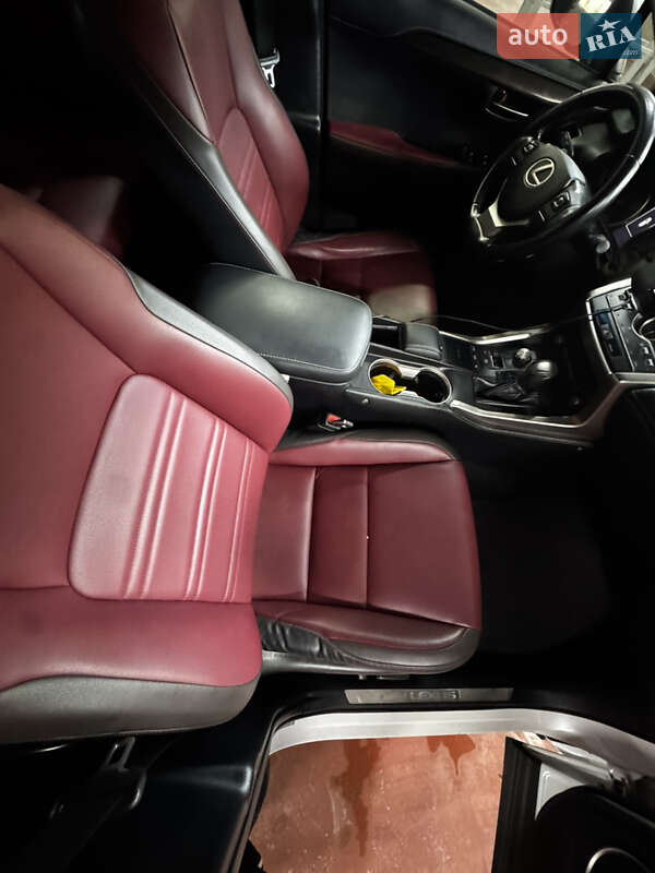 Позашляховик / Кросовер Lexus NX 2018 в Рівному
