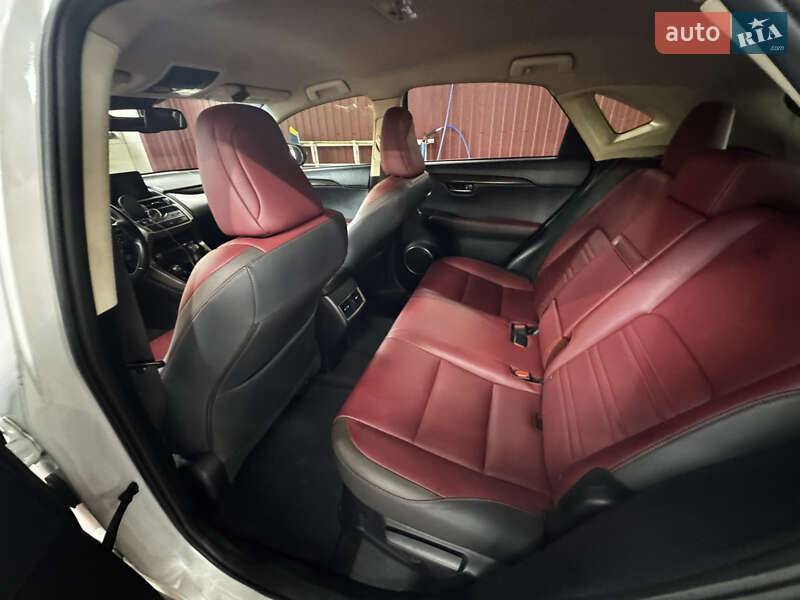 Позашляховик / Кросовер Lexus NX 2018 в Рівному
