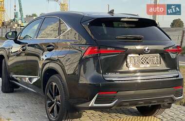 Позашляховик / Кросовер Lexus NX 2021 в 