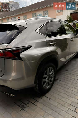 Позашляховик / Кросовер Lexus NX 2014 в 