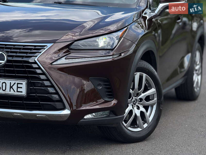 Позашляховик / Кросовер Lexus NX 2017 в Кривому Розі