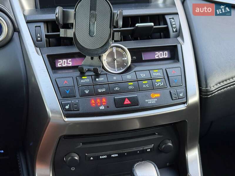 Внедорожник / Кроссовер Lexus NX 2014 в Хмельницком