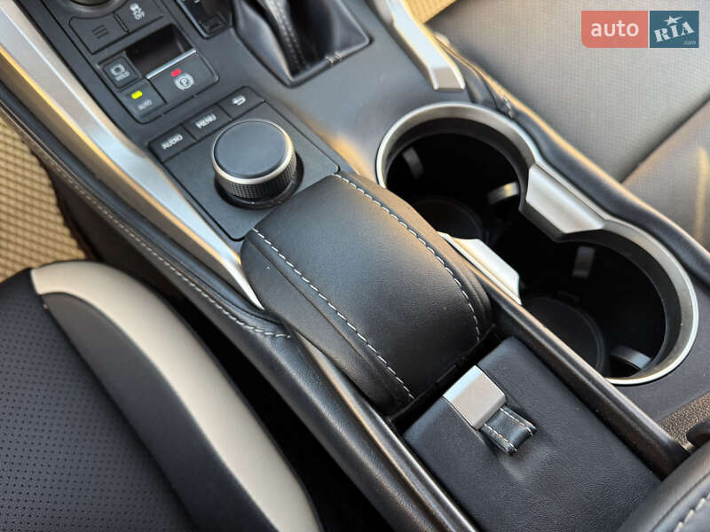 Позашляховик / Кросовер Lexus NX 2015 в Миколаєві