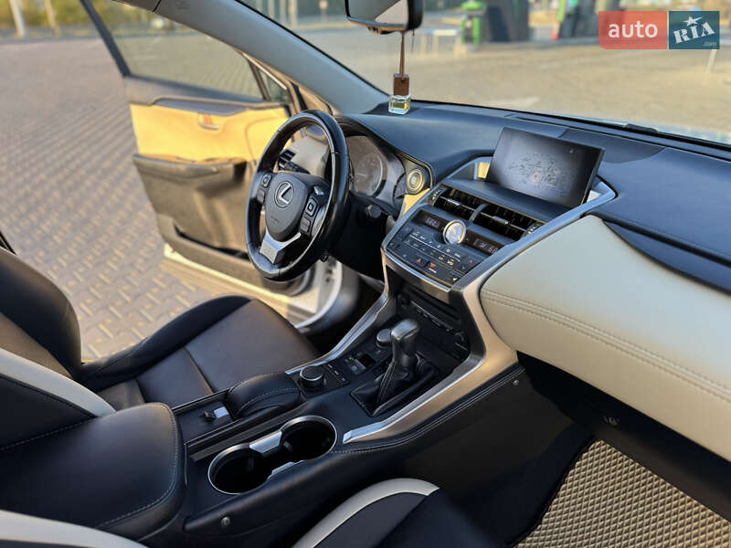 Позашляховик / Кросовер Lexus NX 2015 в Миколаєві