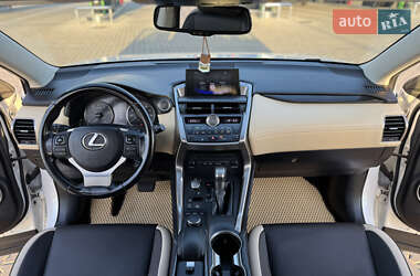 Позашляховик / Кросовер Lexus NX 2015 в 