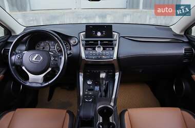 Позашляховик / Кросовер Lexus NX 2017 в 
