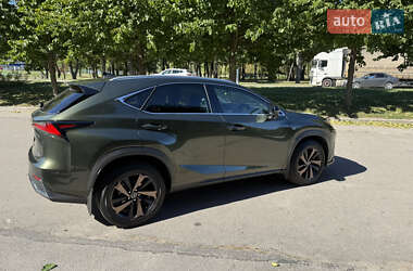 Позашляховик / Кросовер Lexus NX 2020 в 