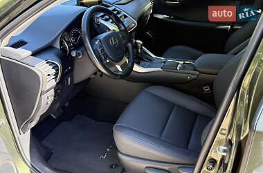Позашляховик / Кросовер Lexus NX 2020 в 