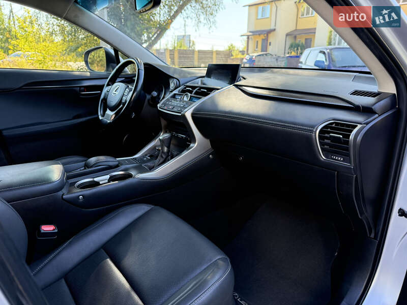 Внедорожник / Кроссовер Lexus NX 2015 в Киеве