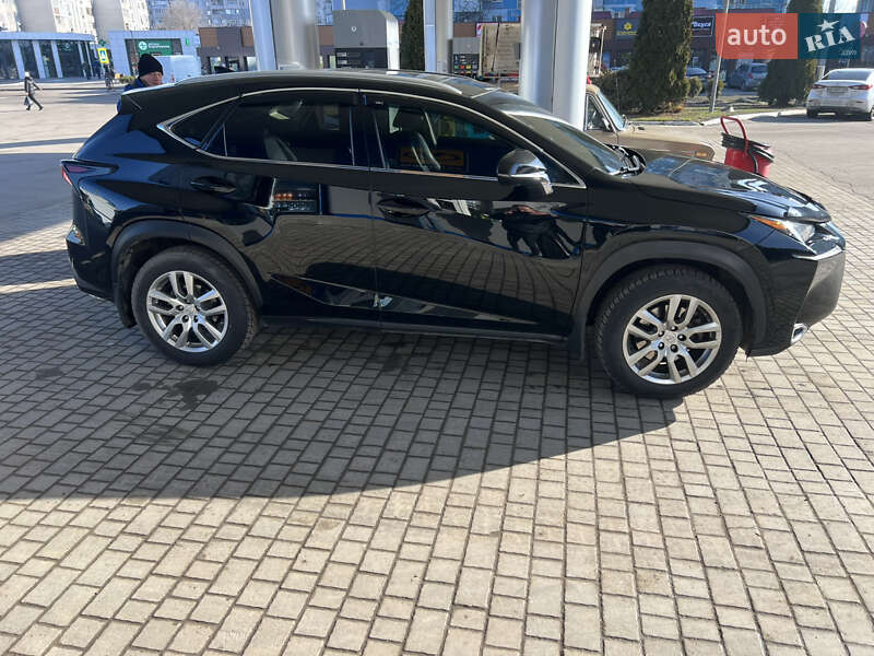 Позашляховик / Кросовер Lexus NX 2015 в Новомосковську
