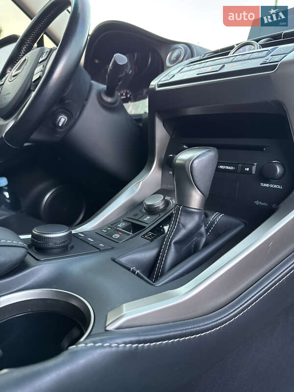 Внедорожник / Кроссовер Lexus NX 2016 в Виннице