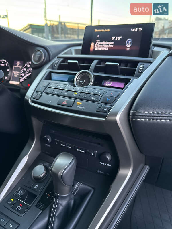 Внедорожник / Кроссовер Lexus NX 2016 в Виннице