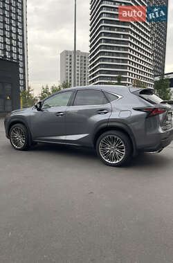 Позашляховик / Кросовер Lexus NX 2015 в 