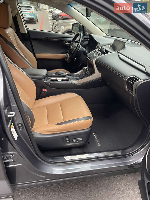 Позашляховик / Кросовер Lexus NX 2015 в Києві