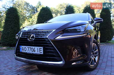Позашляховик / Кросовер Lexus NX 2017 в 
