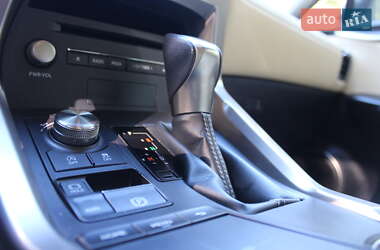 Позашляховик / Кросовер Lexus NX 2017 в 