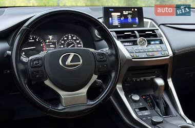 Позашляховик / Кросовер Lexus NX 2017 в 