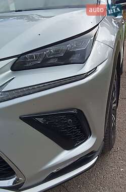 Позашляховик / Кросовер Lexus NX 2015 в 