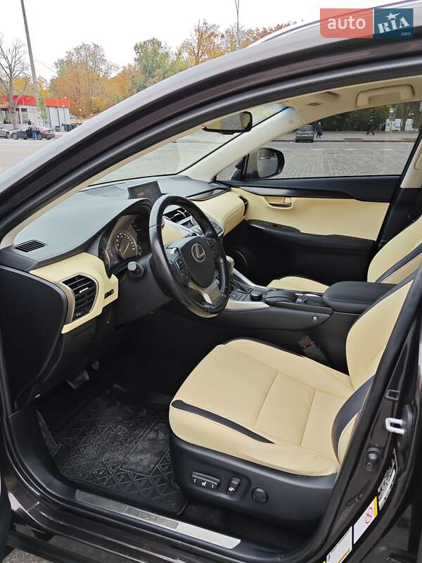 Внедорожник / Кроссовер Lexus NX 2015 в Харькове