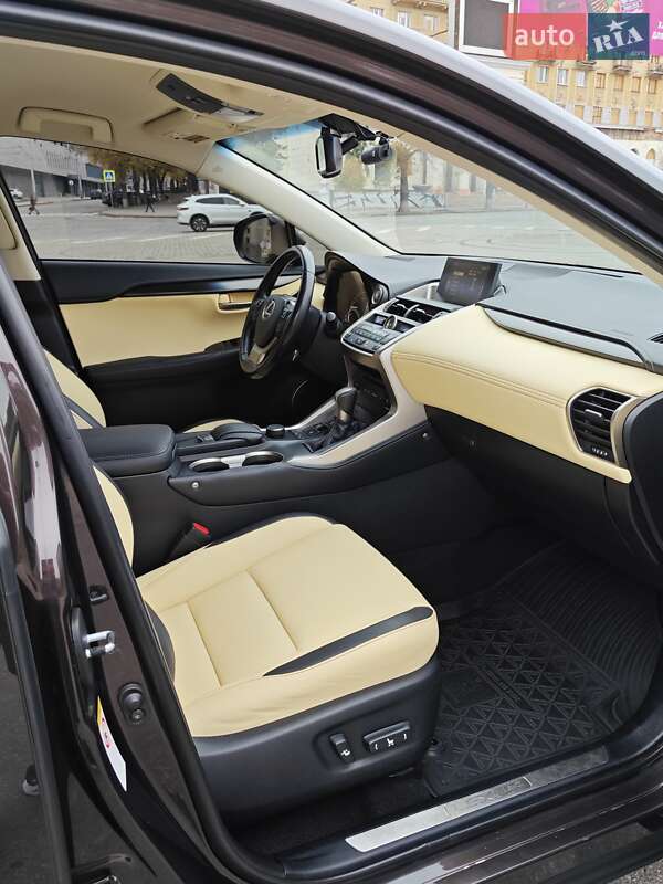 Внедорожник / Кроссовер Lexus NX 2015 в Харькове
