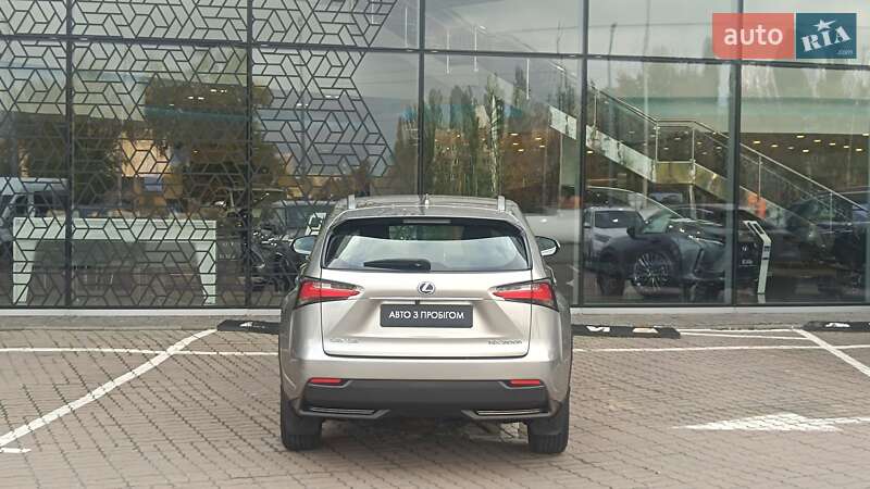 Позашляховик / Кросовер Lexus NX 2016 в Києві фото 4 Позашляховик / Кросовер Lexus NX 2016 в Києві