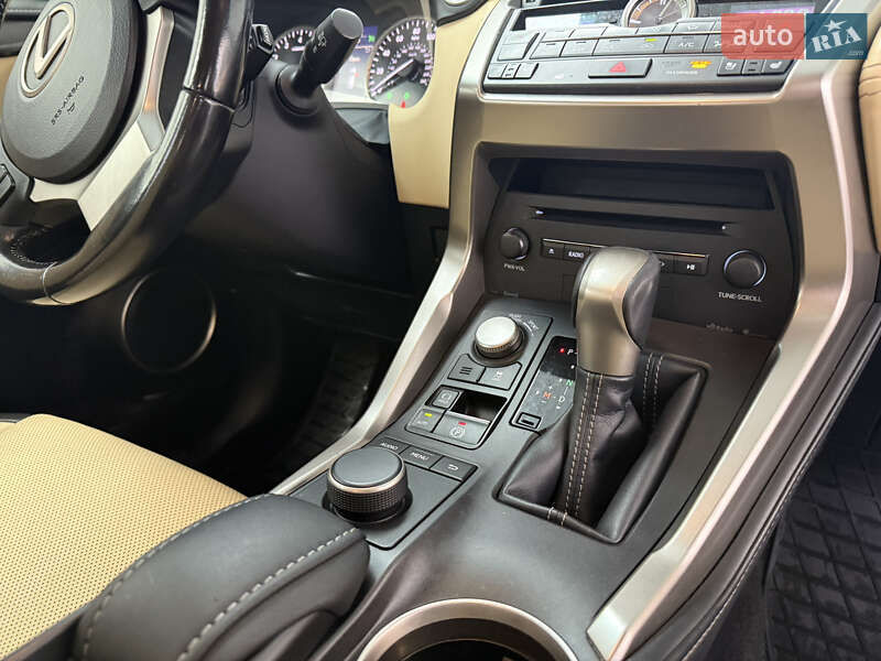 Внедорожник / Кроссовер Lexus NX 2016 в Кременчуге