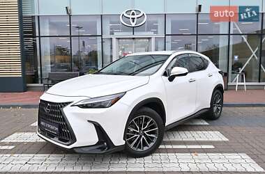 Позашляховик / Кросовер Lexus NX 2022 в 