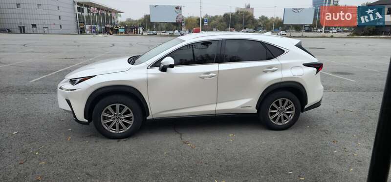 Позашляховик / Кросовер Lexus NX 2020 в Києві