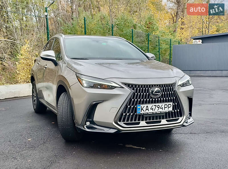 Lexus NX 2023