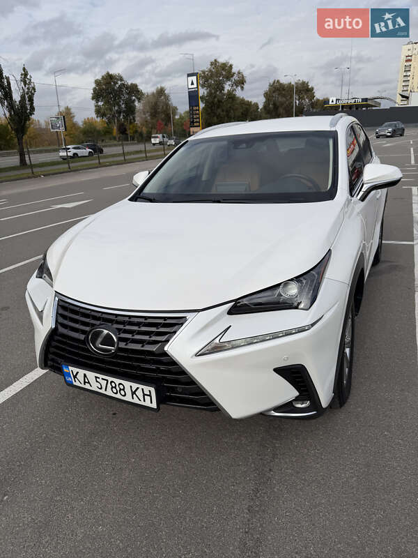 Позашляховик / Кросовер Lexus NX 2017 в Києві