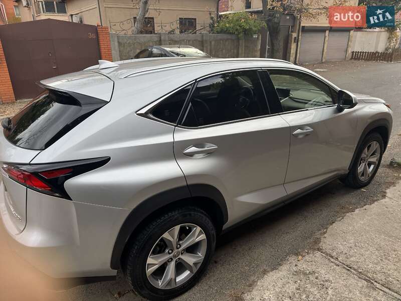 Внедорожник / Кроссовер Lexus NX 2017 в Ивано-Франковске