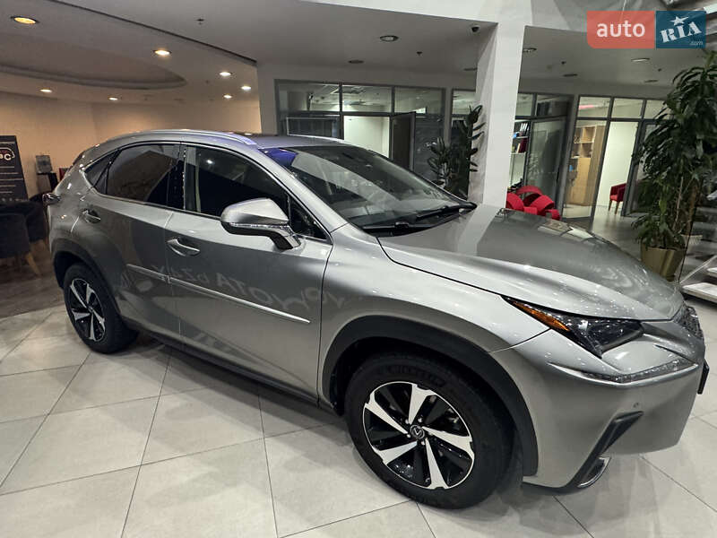 Позашляховик / Кросовер Lexus NX 2019 в Чернігові