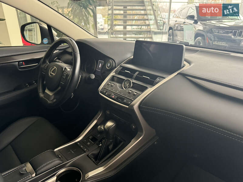 Позашляховик / Кросовер Lexus NX 2019 в Чернігові