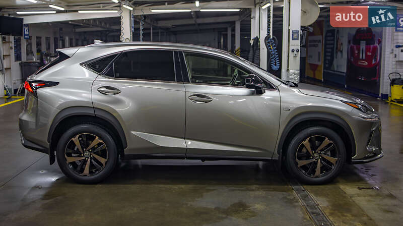 Позашляховик / Кросовер Lexus NX 2020 в Чернівцях