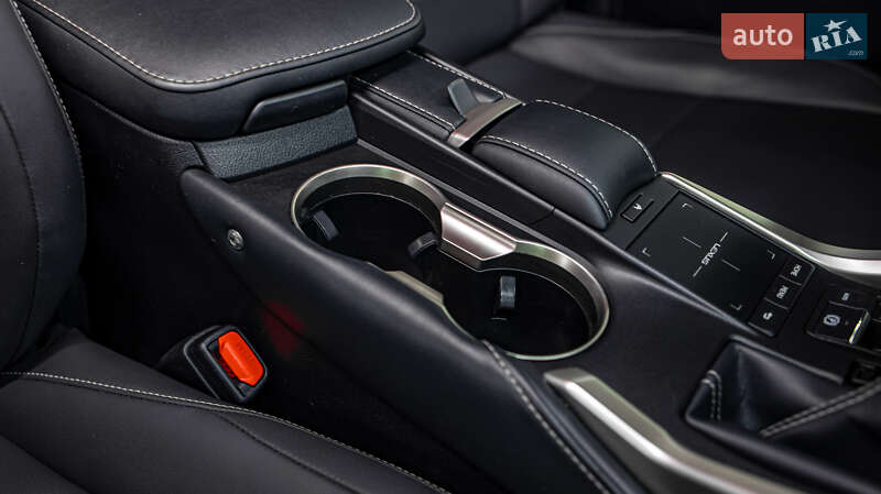 Позашляховик / Кросовер Lexus NX 2020 в Чернівцях