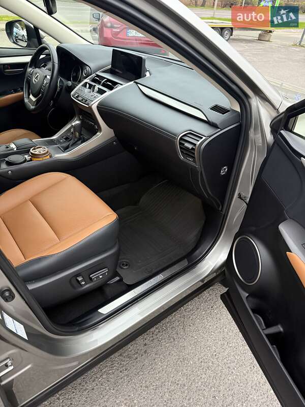 Позашляховик / Кросовер Lexus NX 2019 в Львові