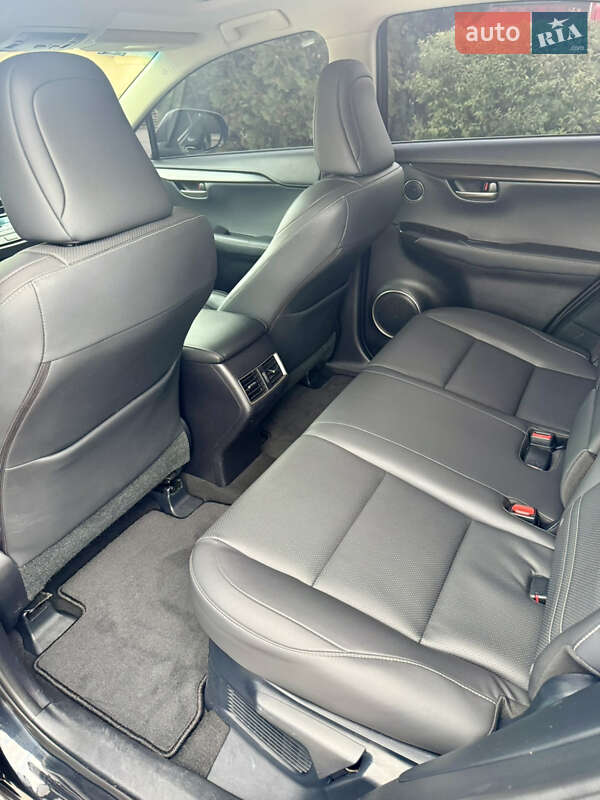 Внедорожник / Кроссовер Lexus NX 2016 в Днепре