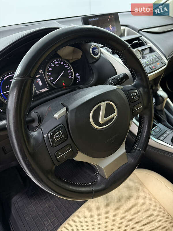 Внедорожник / Кроссовер Lexus NX 2016 в Одессе