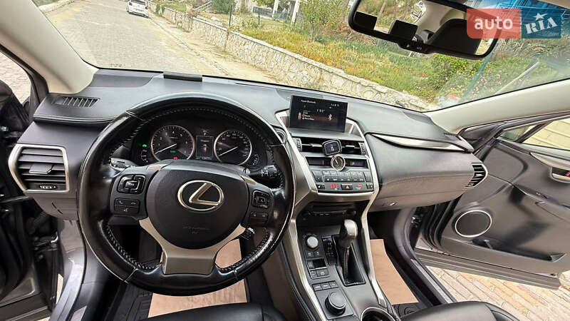 Внедорожник / Кроссовер Lexus NX 2016 в Одессе