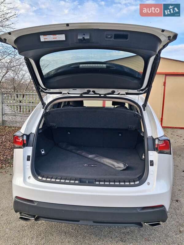 Внедорожник / Кроссовер Lexus NX 2016 в Полтаве