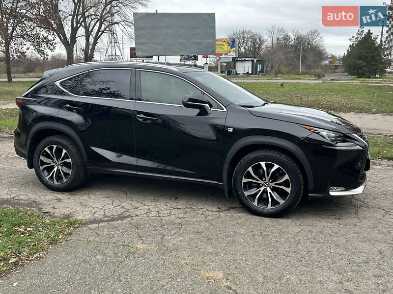 Внедорожник / Кроссовер Lexus NX 2016 в Первомайске