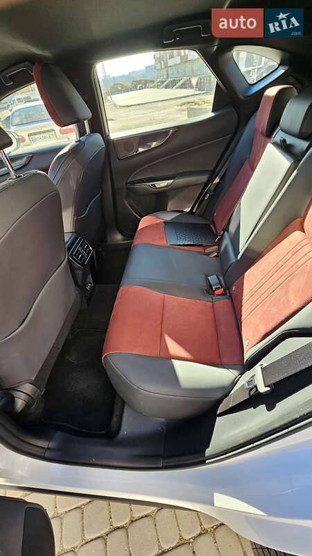 Позашляховик / Кросовер Lexus NX 2022 в Тернополі