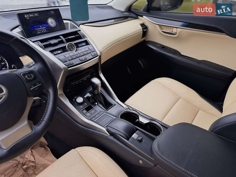 Позашляховик / Кросовер Lexus NX 2015 в Самборі фото 13 Позашляховик / Кросовер Lexus NX 2015 в Самборі