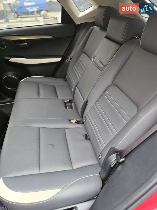 Позашляховик / Кросовер Lexus NX 2020 в Ужгороді