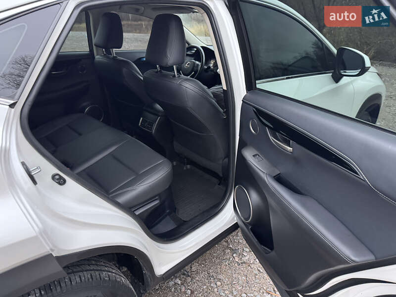 Внедорожник / Кроссовер Lexus NX 2015 в Киеве